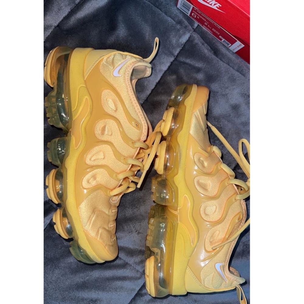 Nike Vapormax plus ‘yolk’ size 6.5 in womens